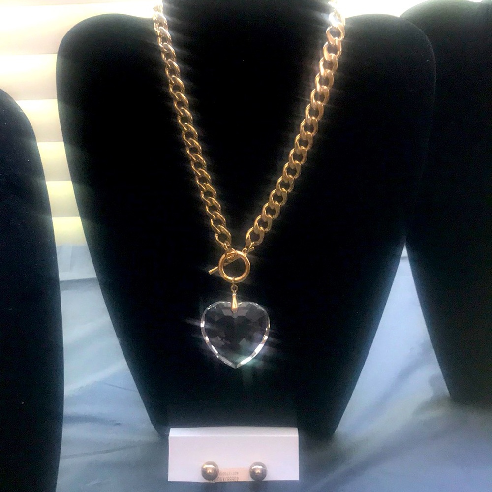 2pc necklace & earring set with heart Medallion